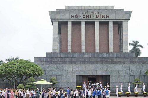 Hà Nội: Người dân, du khách vào Lăng viếng Chủ tịch Hồ Chí Minh nên gửi xe ở đâu?