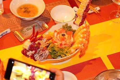 Đánh thức vị giác bằng những tuyệt tác ẩm thực cung đình tại Hoàng cung Huế dịp nghỉ lễ