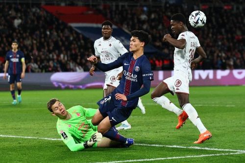 Barca mở màn màn trả đũa PSG vụ Dro