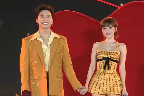 Ảnh gây sốt của Anh Tú, Lyly