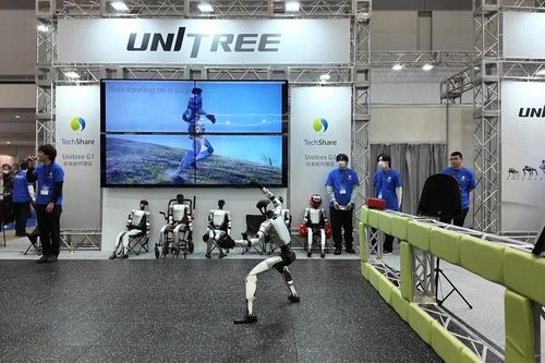 Trung tâm robot lớn nhất Trung Quốc lập kỷ lục
