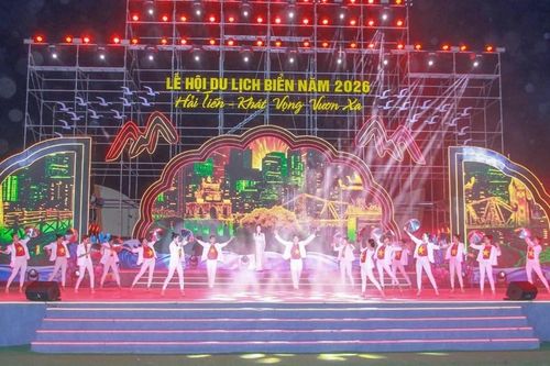 Hải Tiến khai hội mùa hè, khát vọng vươn xa