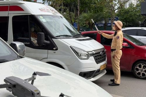 Hà Nội siết chặt hoạt động xe hợp đồng, limousine dịp nghỉ lễ 30/4 - 1/5