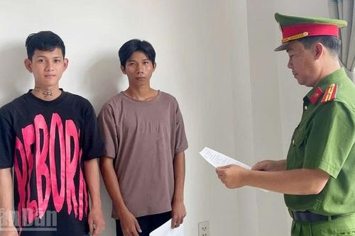 Khởi tố các đối tượng ném bom xăng vào nhà người phụ nữ
