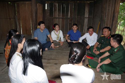 Những 'hạt giống đỏ' dưới chân núi Ka Đay