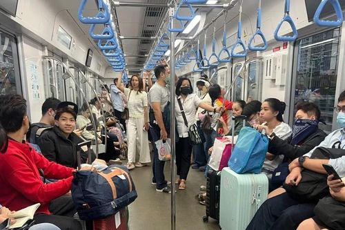 Metro hút khách, vượt 150% kế hoạch ngày 30-4