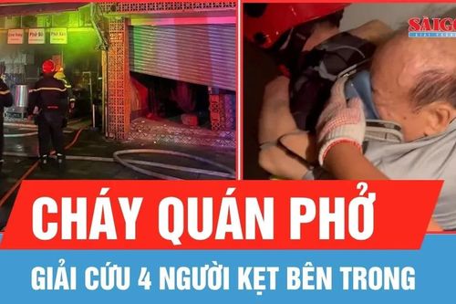 TPHCM: Giải cứu 4 người kẹt trong quán phở đang cháy