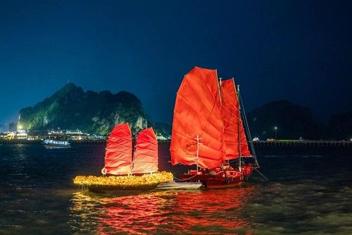 Du lịch dịp 30/4: Nhiều hoạt động mang màu cờ sắc áo được tổ chức tại các khu du lịch trên khắp cả nước