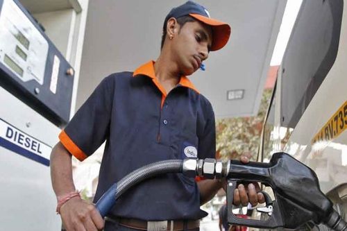 Ấn Độ giảm mạnh thuế xuất khẩu dầu diesel và nhiên liệu hàng không