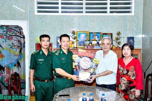 Bộ đội Biên phòng thành phố Cần Thơ tổ chức nhiều hoạt động ý nghĩa nhân kỷ niệm 51 năm Ngày giải phòng miền Nam