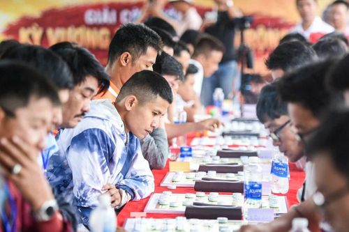 Độc đáo tranh tài cờ tướng trên Đỉnh Bàn Cờ