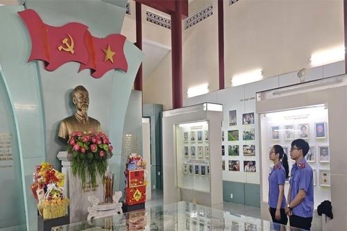 Tuổi trẻ VKSND khu vực 2, TP Đà Nẵng tham gia sinh hoạt chính trị 'Câu chuyện hoa lửa'