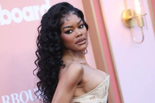 Teyana Taylor phá vỡ giới hạn thời trang với corset tóc