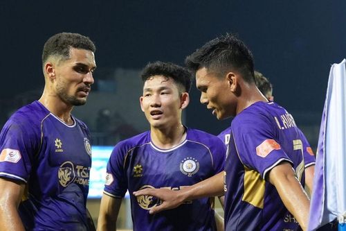 Hà Nội thắng Đà Nẵng trong trận cầu căng thẳng với 2 thẻ đỏ