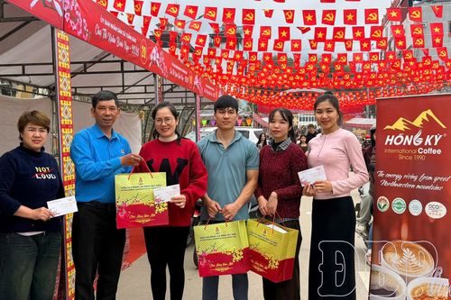 Chỗ dựa vững chắc của đoàn viên, người lao động