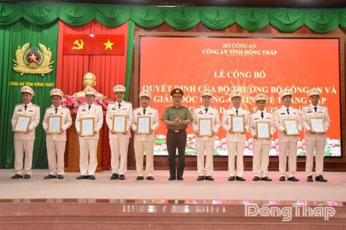 Thăng cấp bậc hàm cho 140 lãnh đạo, chỉ huy Công an tỉnh Đồng Tháp