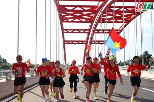 Điểm tin trưa: Du lịch Gia Lai khởi sắc ngay ngày đầu kỳ nghỉ lễ 30/4