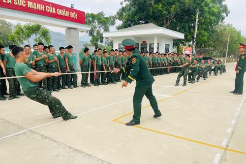 Trường Sĩ quan Thông tin tổ chức nhiều hoạt động ý nghĩa trong dịp lễ