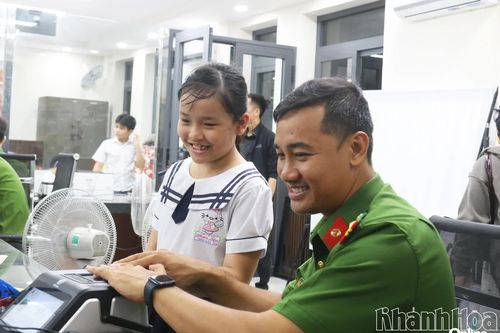 Công an tỉnh Khánh Hòa triển khai đợt cao điểm cấp căn cước cho công dân từ 6 đến 14 tuổi