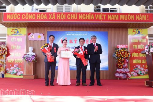 Trường THPT Huỳnh Thúc Kháng kỷ niệm 50 năm thành lập