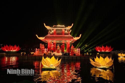 Chương trình nghệ thuật và trình diễn ánh sáng trên sông