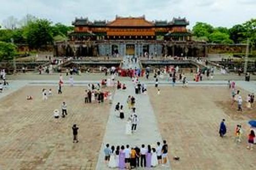 Huế lập kỷ lục bán vé tham quan di tích trong ngày 1/5