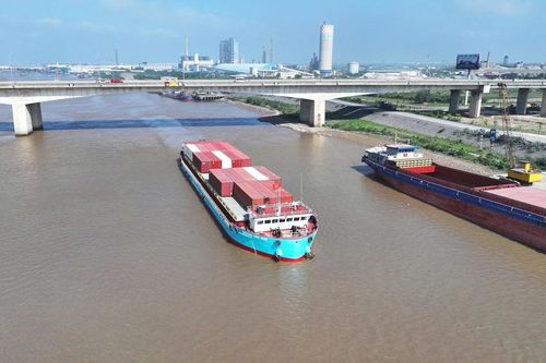 Mở lối cho logistics xanh, gỡ điểm nghẽn đường thủy