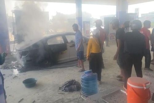 Đà Nẵng: Cháy ô tô ở cây xăng, hai người tử vong