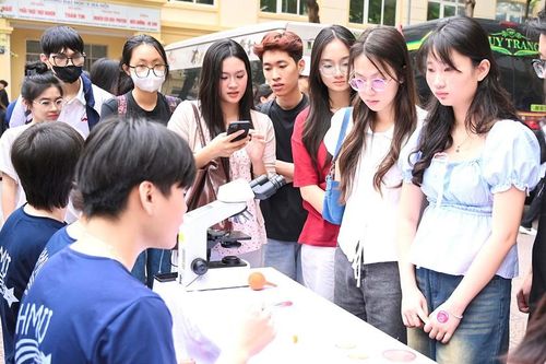 Siết điều kiện tuyển thẳng giải khoa học kỹ thuật, nhìn từ quy định mới của Trường Đại học Y Hà Nội