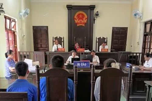 Bản án thích đáng cho hành vi lôi kéo người chưa thành niên sử dụng ma túy