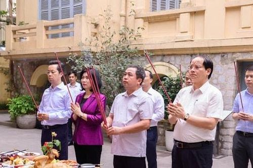 Lãnh đạo thành phố Hà Nội dâng hương tưởng niệm Tổng Bí thư Trần Phú