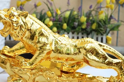 Tượng hổ phong thủy để bàn làm việc mang tới lợi ích gì cho gia chủ