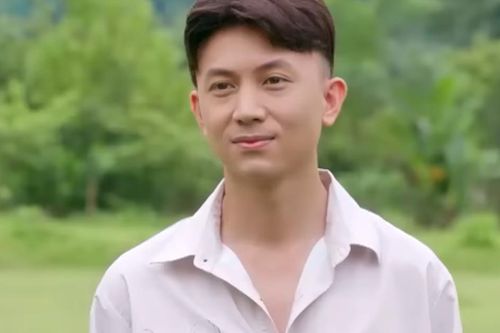 Hoa hậu Vi Minh ngỡ ngàng khi được thiếu gia tập đoàn về tận bản theo đuổi