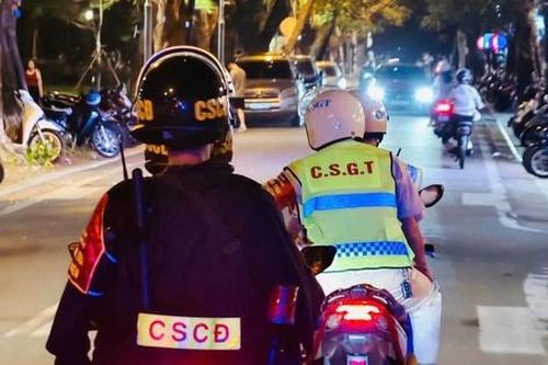Xuyên đêm tuần tra, giữ bình yên phố phường xứ Huế dịp nghỉ lễ