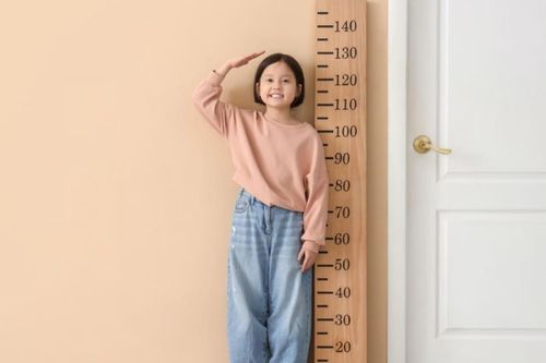 Dấu hiệu trẻ thấp còi ngay cả khi chưa dậy thì
