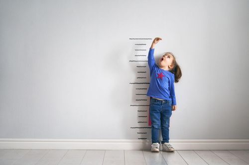 Trẻ dậy thì sớm, 'đóng băng' chiều cao vì thói quen này