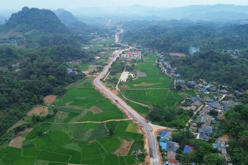 Tăng tốc thi công tuyến đường cách mạng Tân Trào-Trung Yên