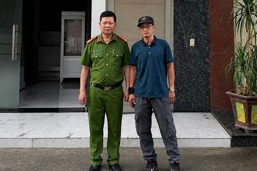 Thanh Hóa: Cứu 2 người thoát khỏi ngôi nhà đang cháy