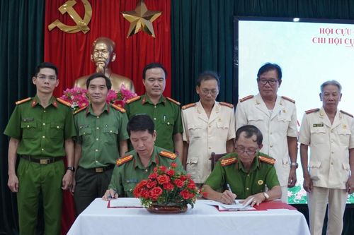 Ký kết phối hợp đảm bảo an ninh trật tự