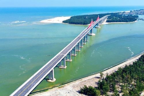 Thông xe cầu vượt cửa biển dài nhất miền Trung