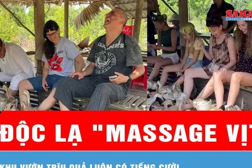 Du khách đến Cồn Sơn trải nghiệm 'massage độc lạ' trong dịp lễ