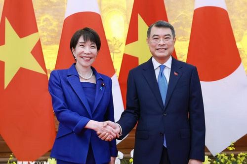 Thủ tướng Lê Minh Hưng chủ trì lễ đón chính thức Thủ tướng Nhật Bản Takaichi Sanae