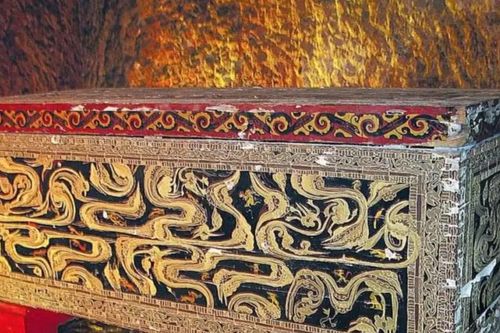 Ngôi mộ nhỏ của thường dân chứa 18 bảo vật hoàng gia gây chấn động