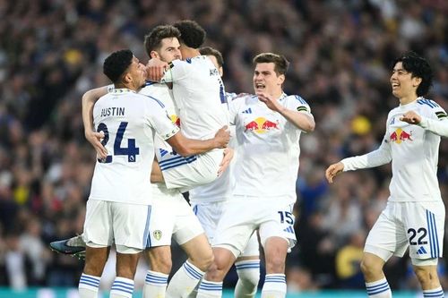 Leeds United làm nên lịch sử 99 năm tại Ngoại hạng Anh