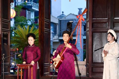 Hải Phòng: Canh hát cửa Đình tại Đình An Biên lan tỏa giá trị Di sản ca trù