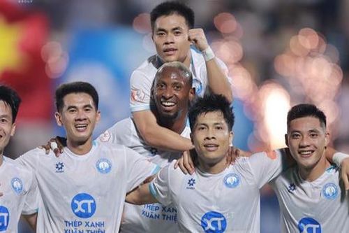 Nam Định lên vị trí thứ 5 trên bảng xếp hạng V.League