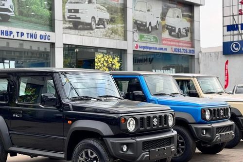 'Xe chơi' Suzuki Jimny giảm giá mạnh để xả hàng