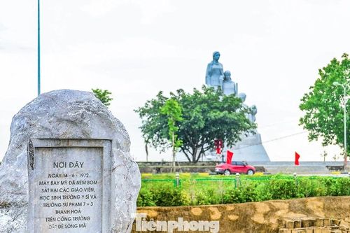 Tái hiện trận bom bên sông Mã, ghi nhớ sự hy sinh của 64 giáo viên và học sinh