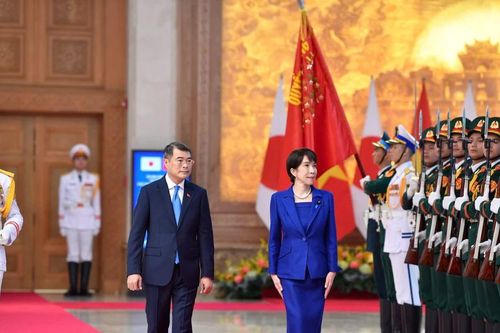 Thủ tướng Lê Minh Hưng chủ trì lễ đón chính thức Thủ tướng Nhật Bản Takaichi Sanae