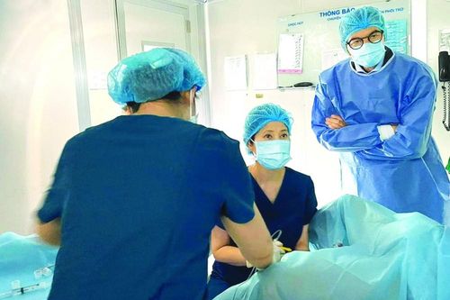 Mẫu tinh trùng cuối cùng của người đàn ông Mỹ và tia hy vọng từ bác sĩ Việt